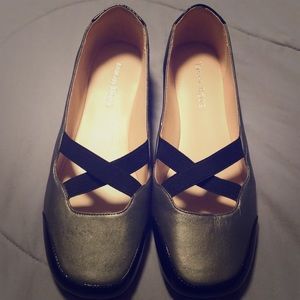 Taryn Rose Bethany Shoe